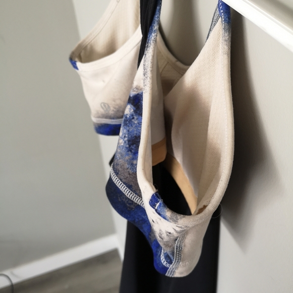 Lululemon Activewear Singlet Yoga Tank Top - Picture 7 of 14